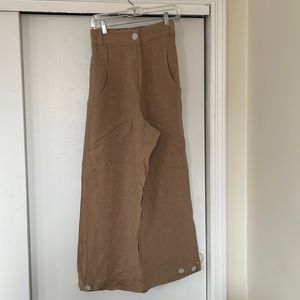 Bohème Goods Linen trousers in Tan. New with tags!
